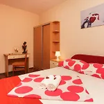 Stone House Apartment