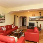 Stone House Apartment